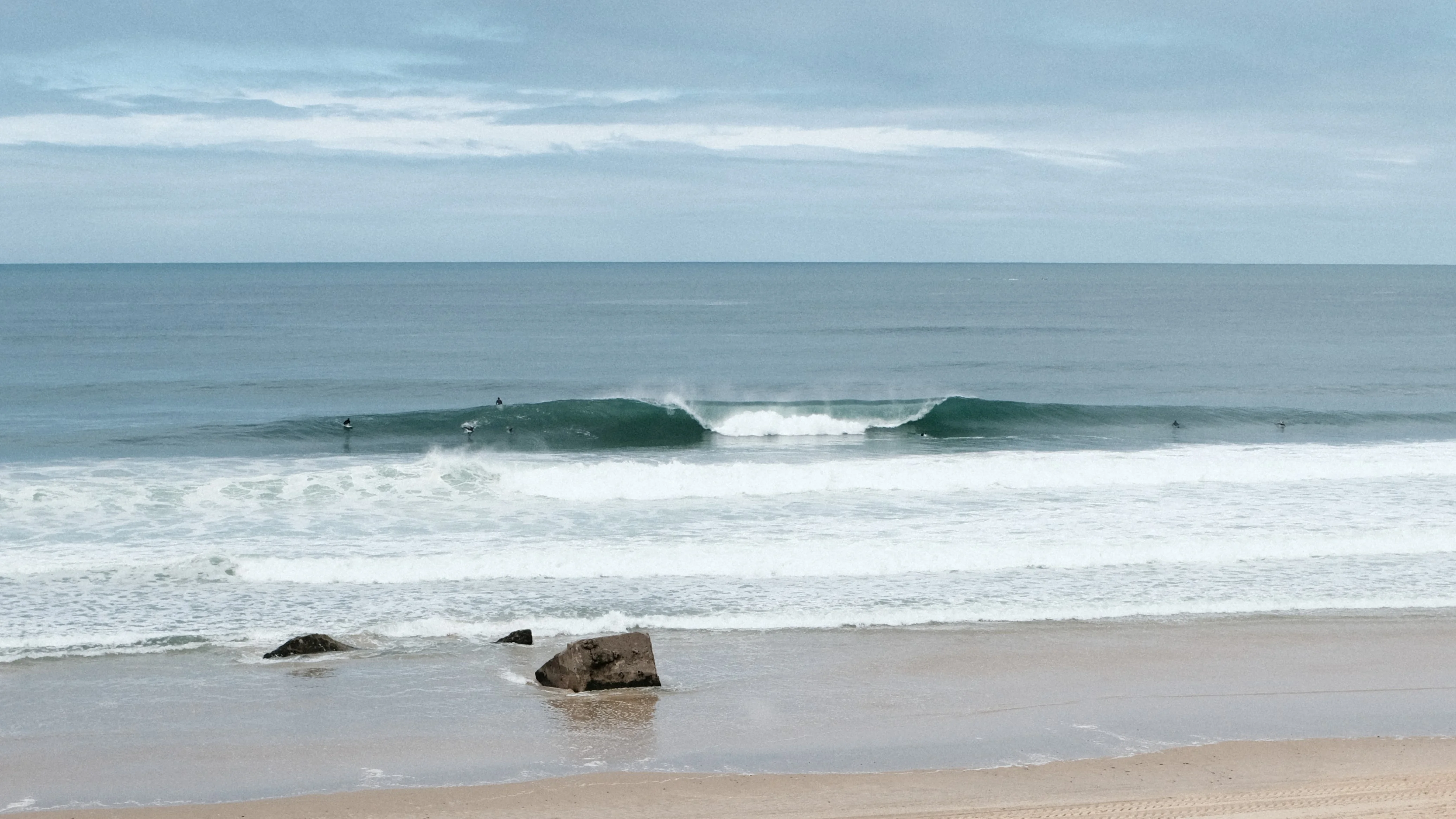 Left-right peak at La Piste, Capbreton